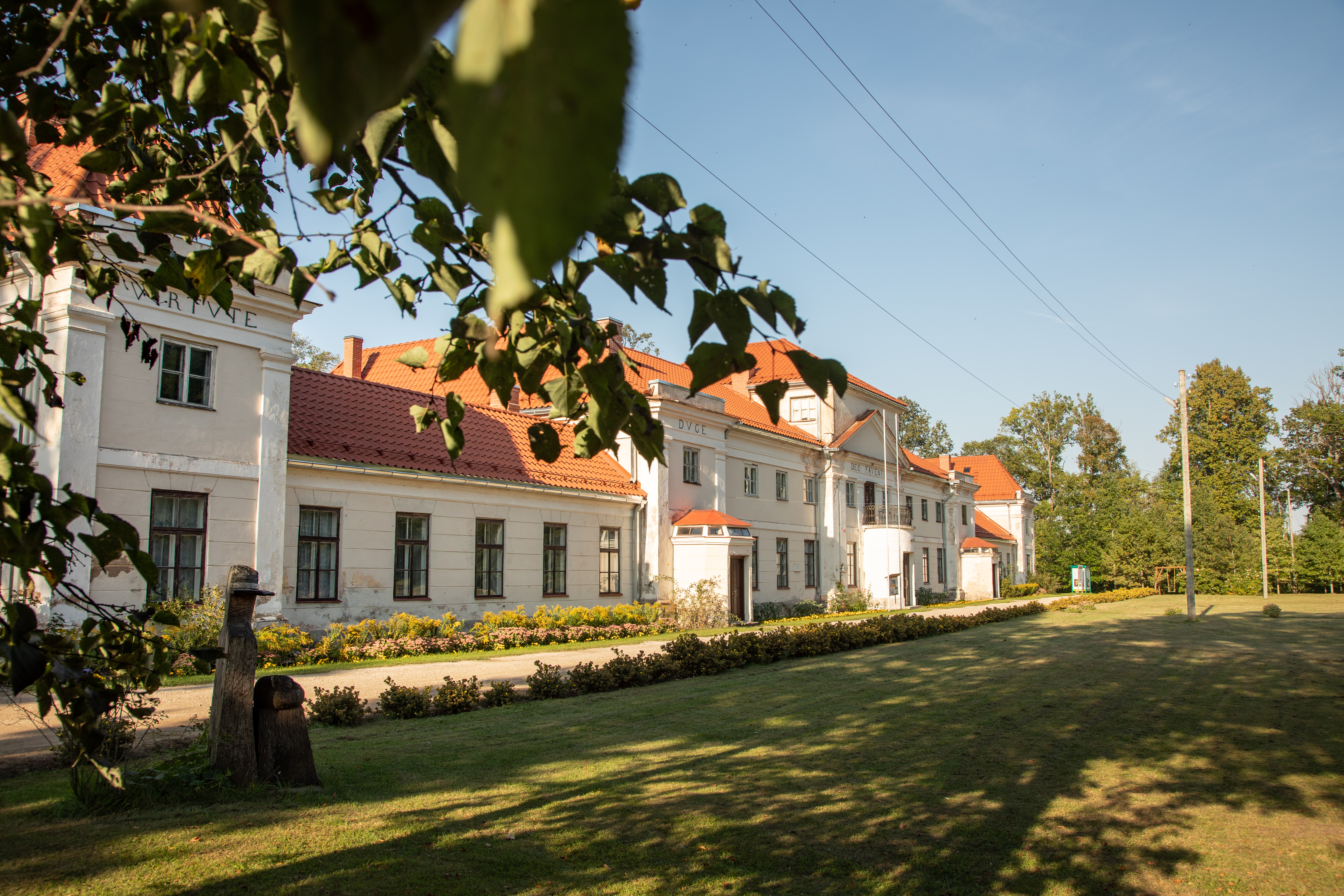 Varakļāni Palace exterior view 3
